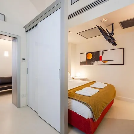 Mini-loft Just Steps From The Duomo Of 아파트 모데나