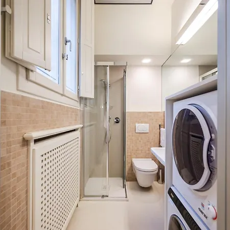 Mini-loft Just Steps From The Duomo Of 아파트 모데나