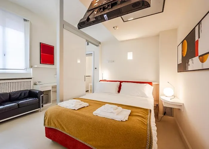 Mini-loft Just Steps From The Duomo Of 아파트